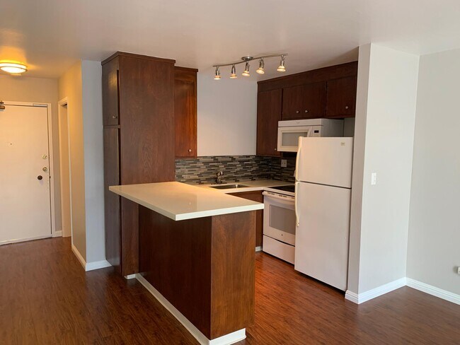 Kitchen - 1915 Bush St