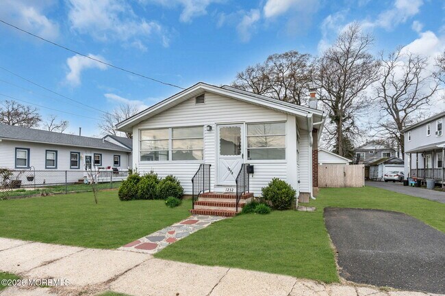 Foto del edificio - 1232 Pine Tree Way