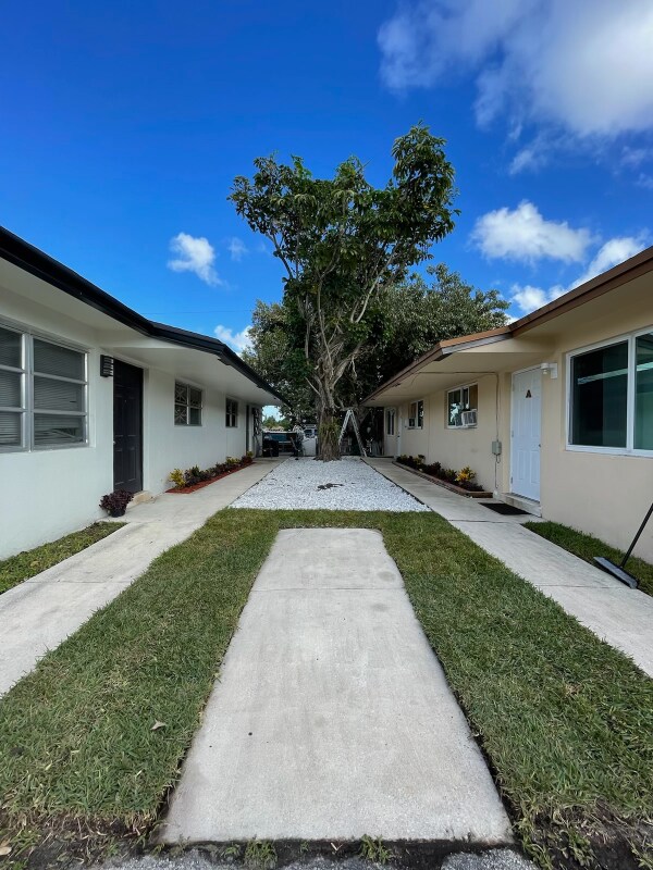 Primary Photo - 4060 SW 58th Terrace