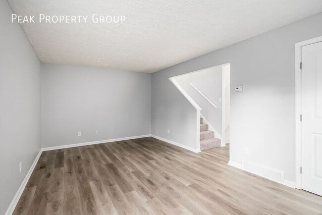 Building Photo - 3085 Griggsview Ct