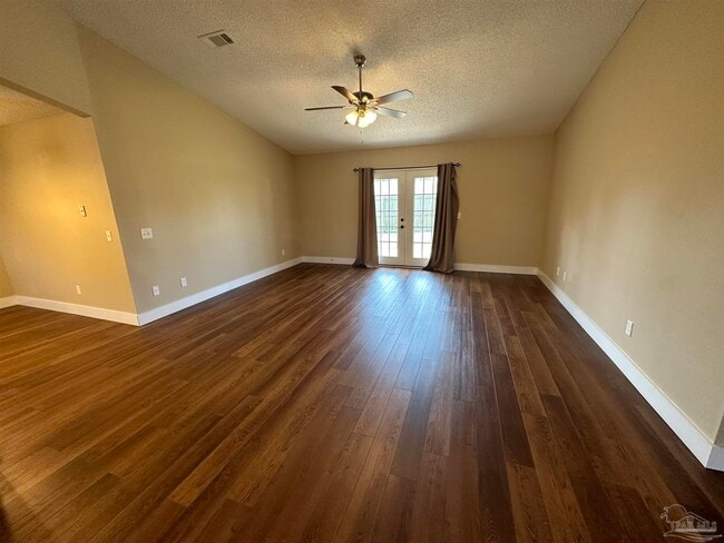 Foto del edificio - 10701 Brook Bend Cir