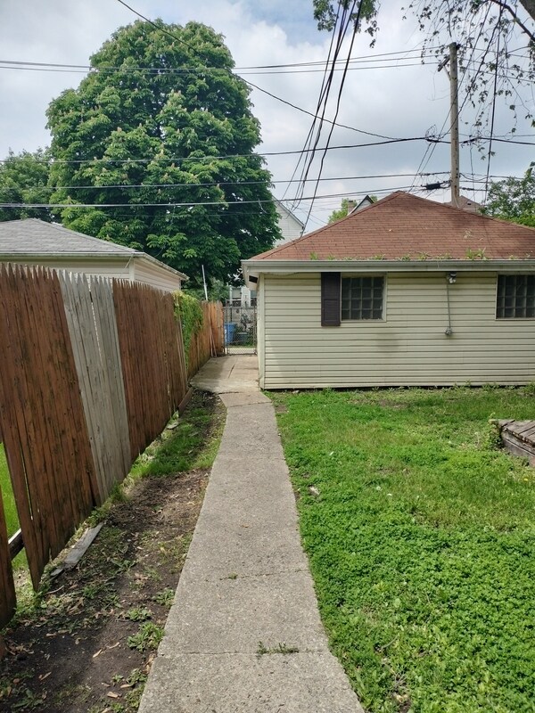 Foto del edificio - 8320 S Muskegon Ave