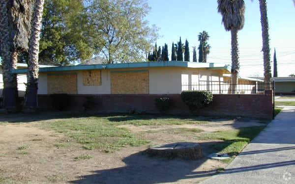 Building Photo - 1190 Villa St