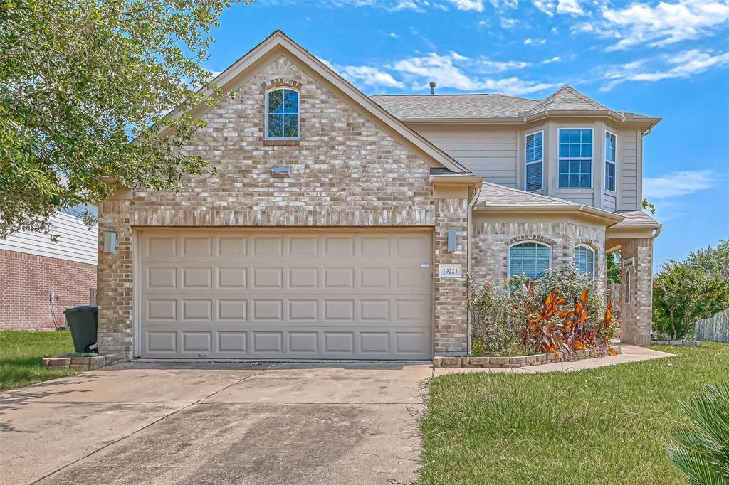 Foto principal - 19223 Brook Village Rd