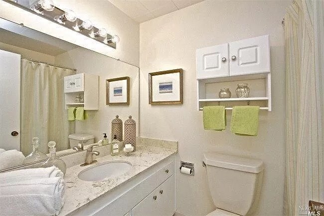 Building Photo - 28 Marinero Cir