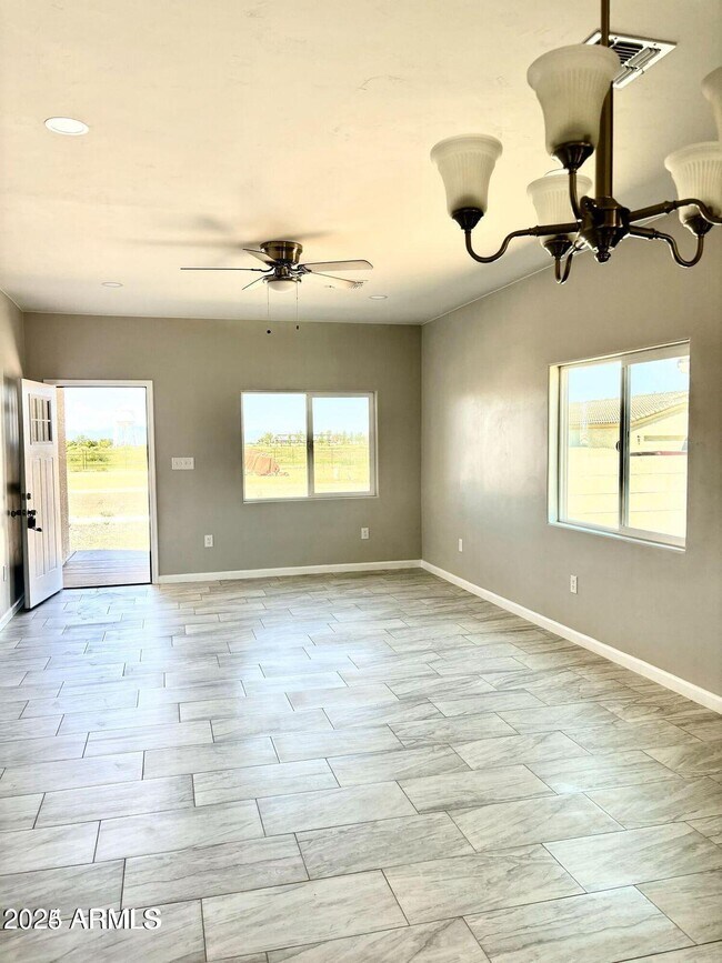 Building Photo - 3511 Cam Del Rancho