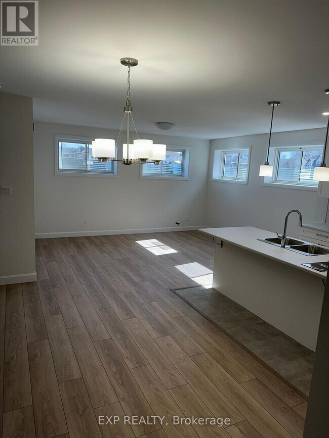 Building Photo - 233 Cypress St