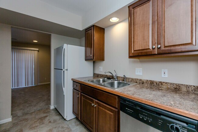 Foto del edificio - 6361 Beechmont Ave - Unit 3