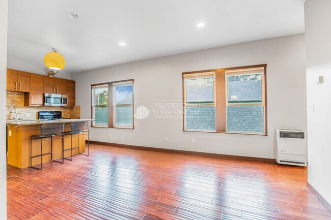 Building Photo - 546 30th St