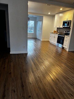 Building Photo - 116 Nelson Ave