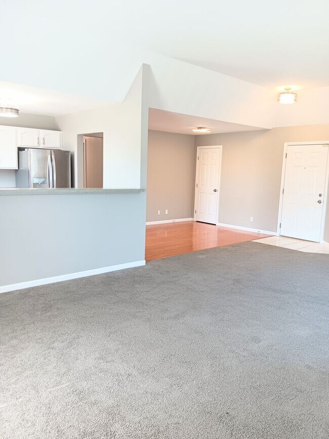 Foto del edificio - Spacious Condo with Modern Comforts