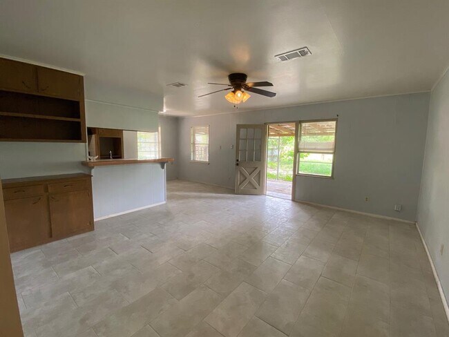 Building Photo - 16202 Lee Way Dr