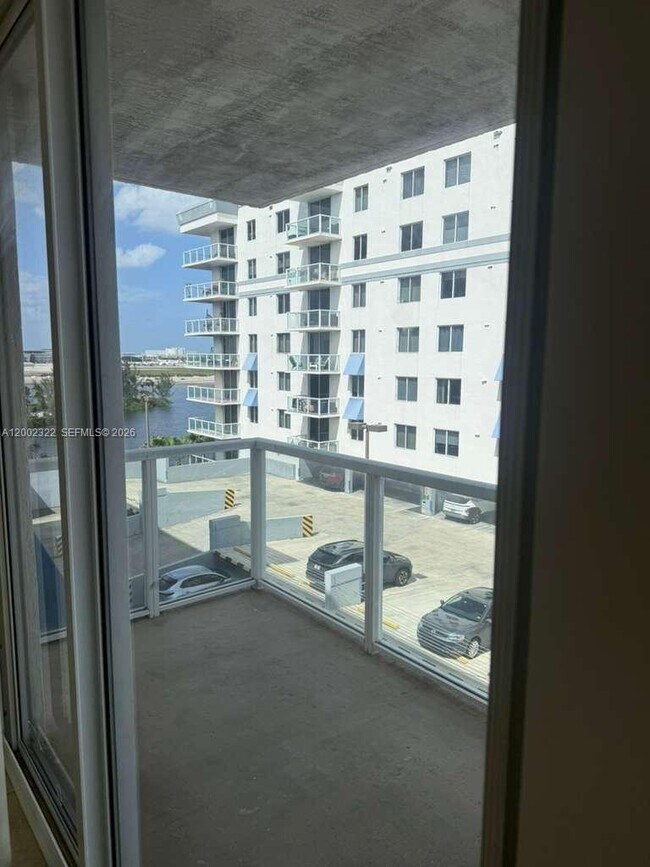 Foto del edificio - 5099 NW 7th St