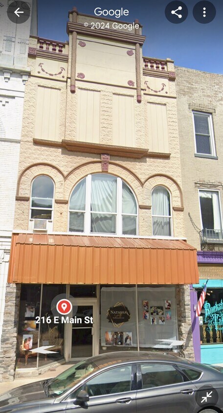Primary Photo - 216 E Main St