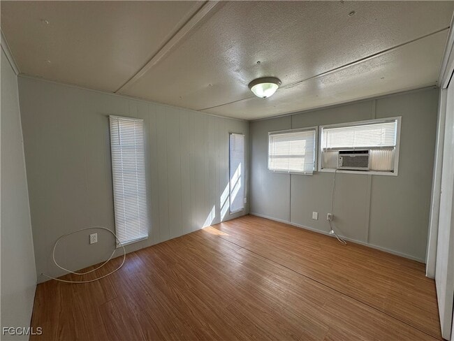 Building Photo - 7891 Suncoast Dr