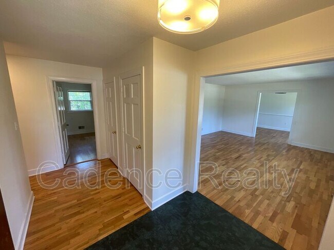 Foto del edificio - 114 Cardinal Dr S