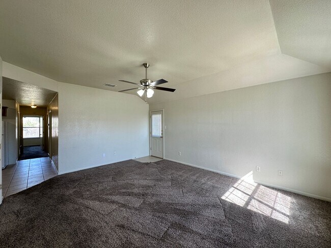 Building Photo - 1503 Cinch Dr