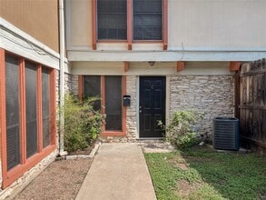 Building Photo - 7206 Creekside Dr