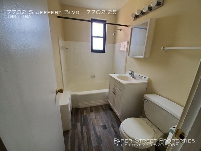 Building Photo - 7702 S Jeffery Ave