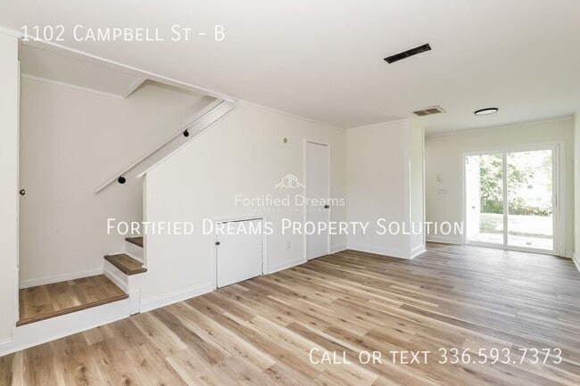 Building Photo - 1102 Campbell St