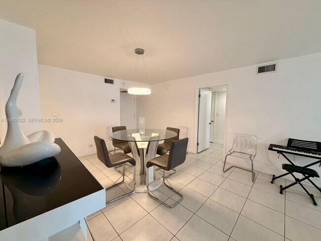 Foto del edificio - 6039 Collins Ave
