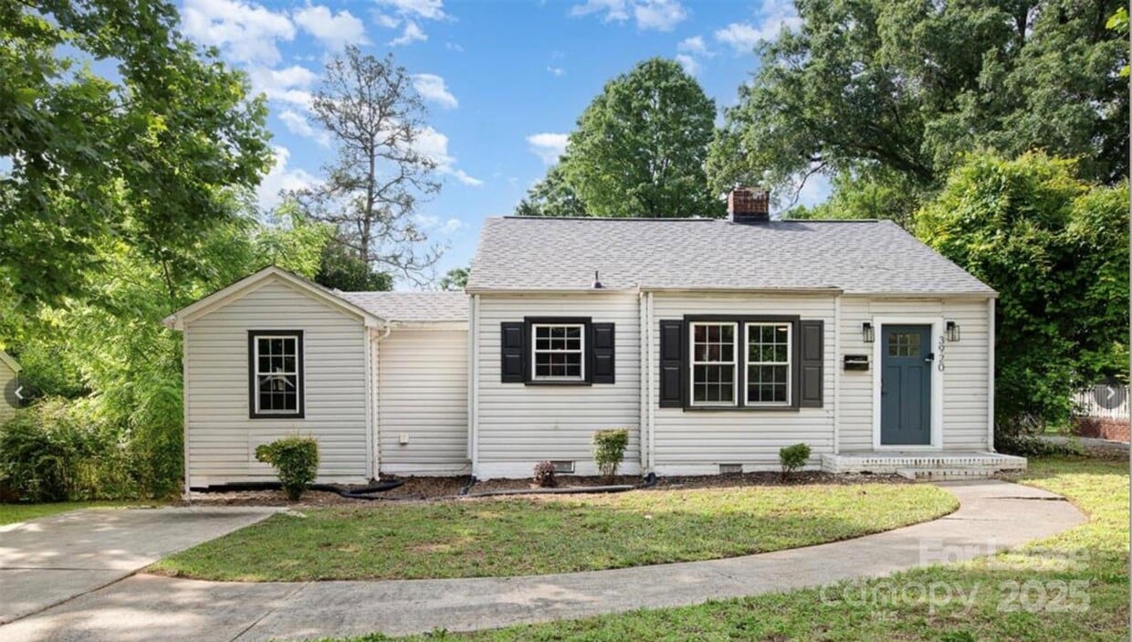 Primary Photo - 3920 Admiral Ave
