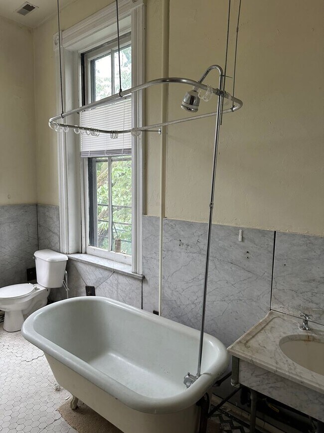 Foto del edificio - 2407 Ohio Ave