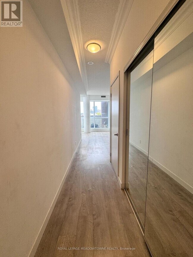 Building Photo - 2055-2055 Danforth Ave