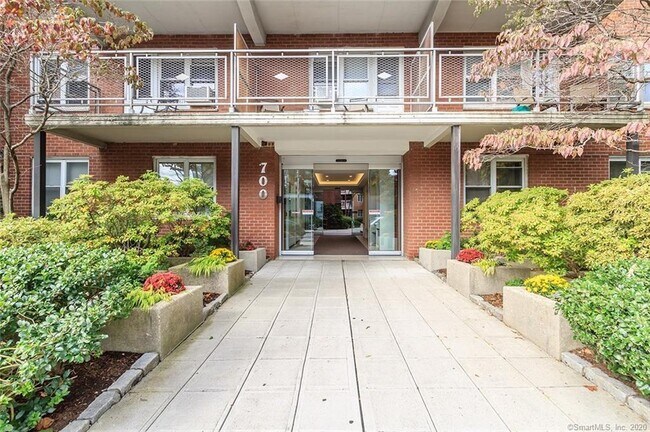 Front of building - 700 Summer St