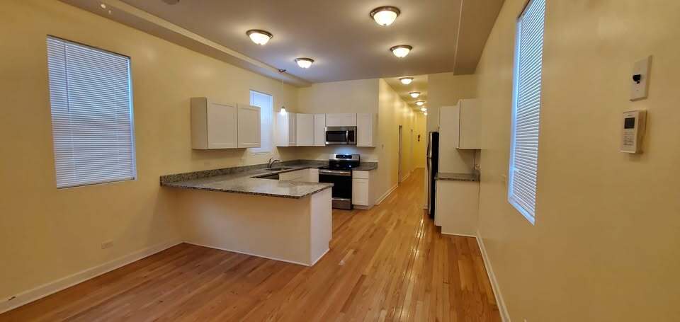 Primary Photo - 6619 S Drexel Ave