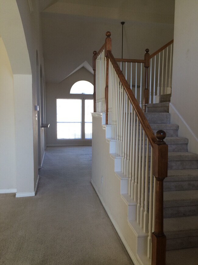 Building Photo - 1512 Chateau Ln