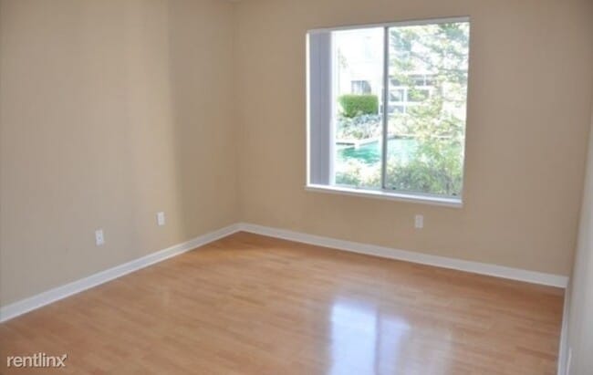 Building Photo - 2 br, 2 bath Condo - 245 Reflections Dr