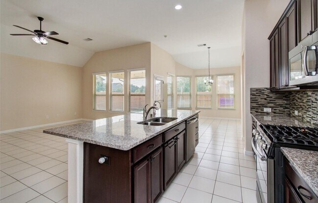 Foto del edificio - 15607 Whispering Green Dr