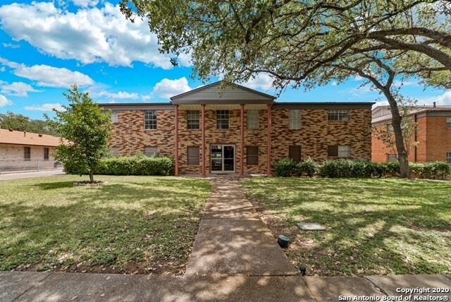 Foto principal - 235 W Silver Sands Dr