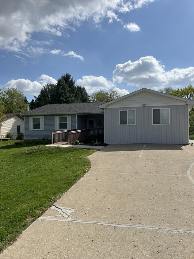 Foto principal - 15867 Wood Rd