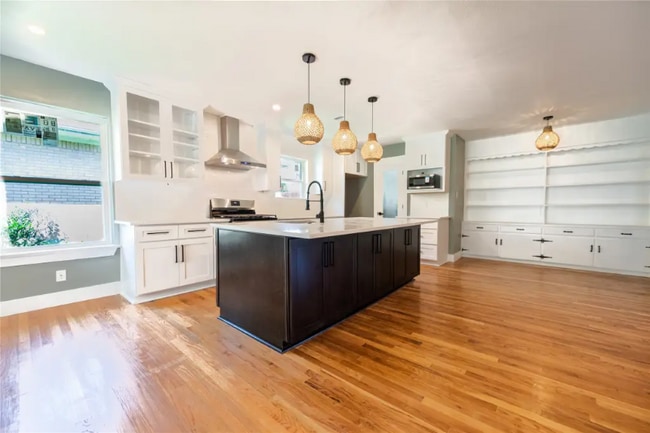 Building Photo - 11027 Genetta Dr