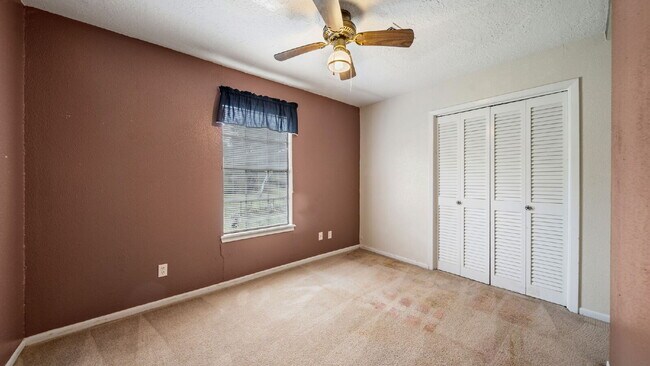 Building Photo - Welcome to quiet, country living with close proximity to MISD schools, and downtown Montgomery am...
