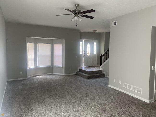Foto del edificio - 5148 Oaktree Trail