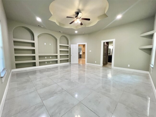 Building Photo - 216 Thorn Ridge St