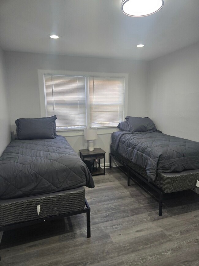 Foto del edificio - 8304 S Kedzie Ave