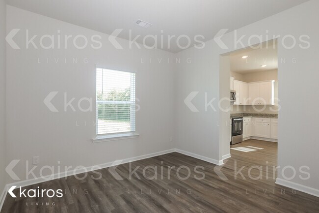 Foto del edificio - 3529 Bridgewood Dr