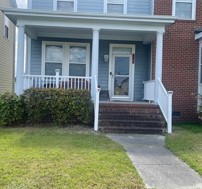 Building Photo - 902 Godwin St