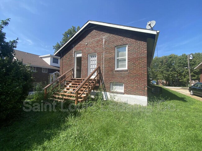 Building Photo - 8732 Argyle Ave