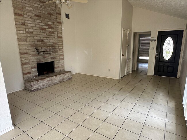 Foto del edificio - 6939 Greenyard Dr