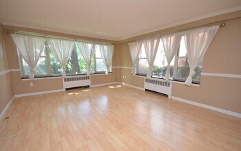Building Photo - 145 Pinckney St