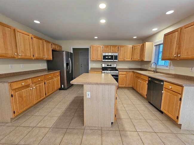 Building Photo - 73 Partridge Dr