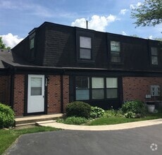 Building Photo - 320 Inverrary Ln