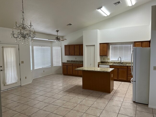 Building Photo - 2670 W Camino De La Joya