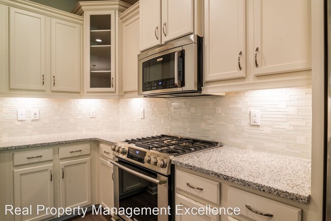 Foto del edificio - 3 br, 2.5 bath House - 525 Historic Dr