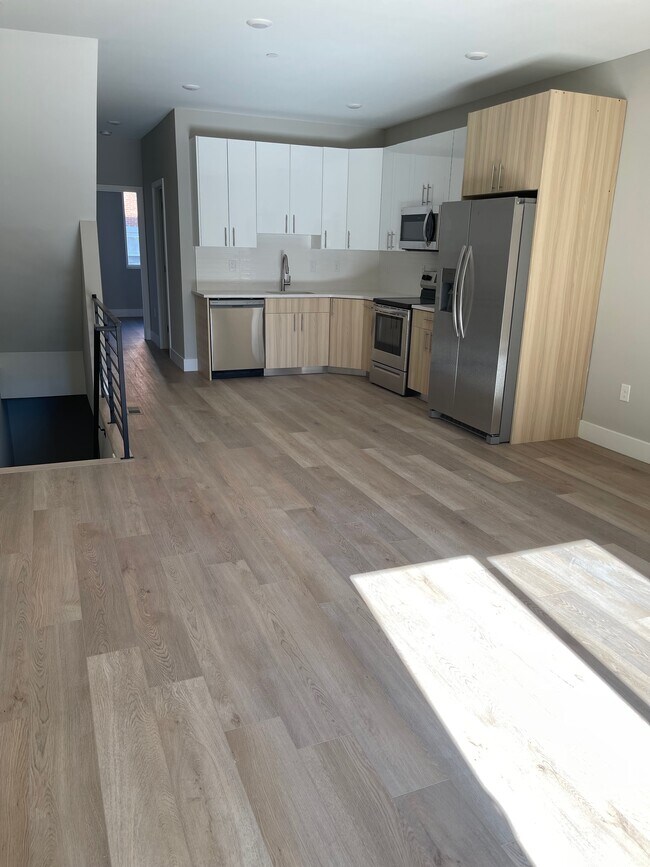 Cocina, sala de estar y comedor - 1624 W Stiles St